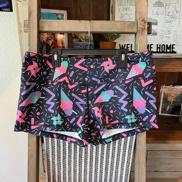 Feed Me Fight Me women’s lifting shorts size large